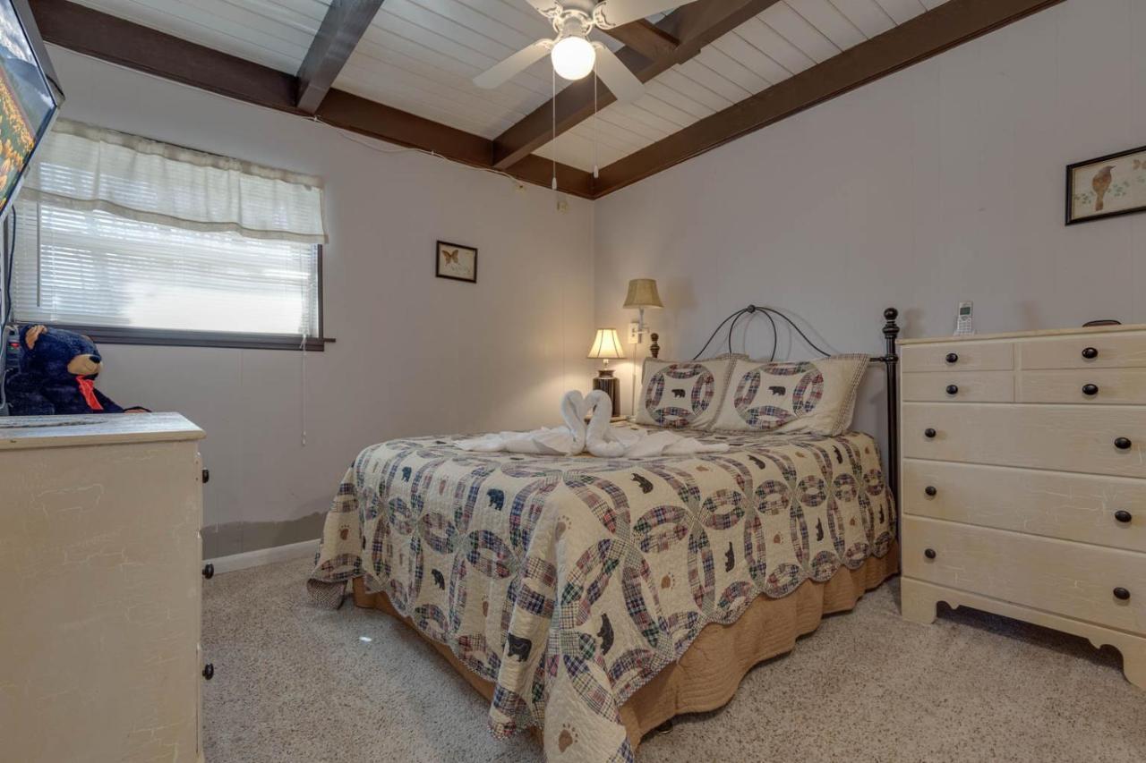 Bear View Chalet, 3 Bedroom, Pool, Pets, Arcades, Wifi, Hot Tub, Sleeps 12 Gatlinburg Dış mekan fotoğraf