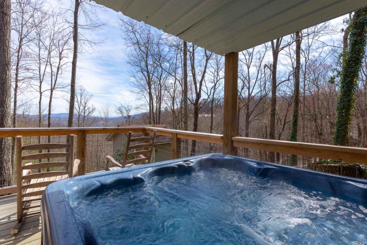 Bear View Chalet, 3 Bedroom, Pool, Pets, Arcades, Wifi, Hot Tub, Sleeps 12 Gatlinburg Dış mekan fotoğraf
