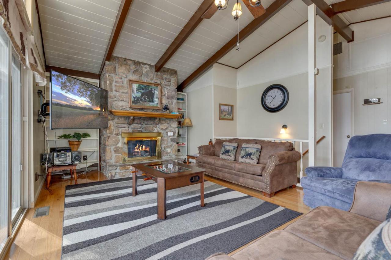 Bear View Chalet, 3 Bedroom, Pool, Pets, Arcades, Wifi, Hot Tub, Sleeps 12 Gatlinburg Dış mekan fotoğraf