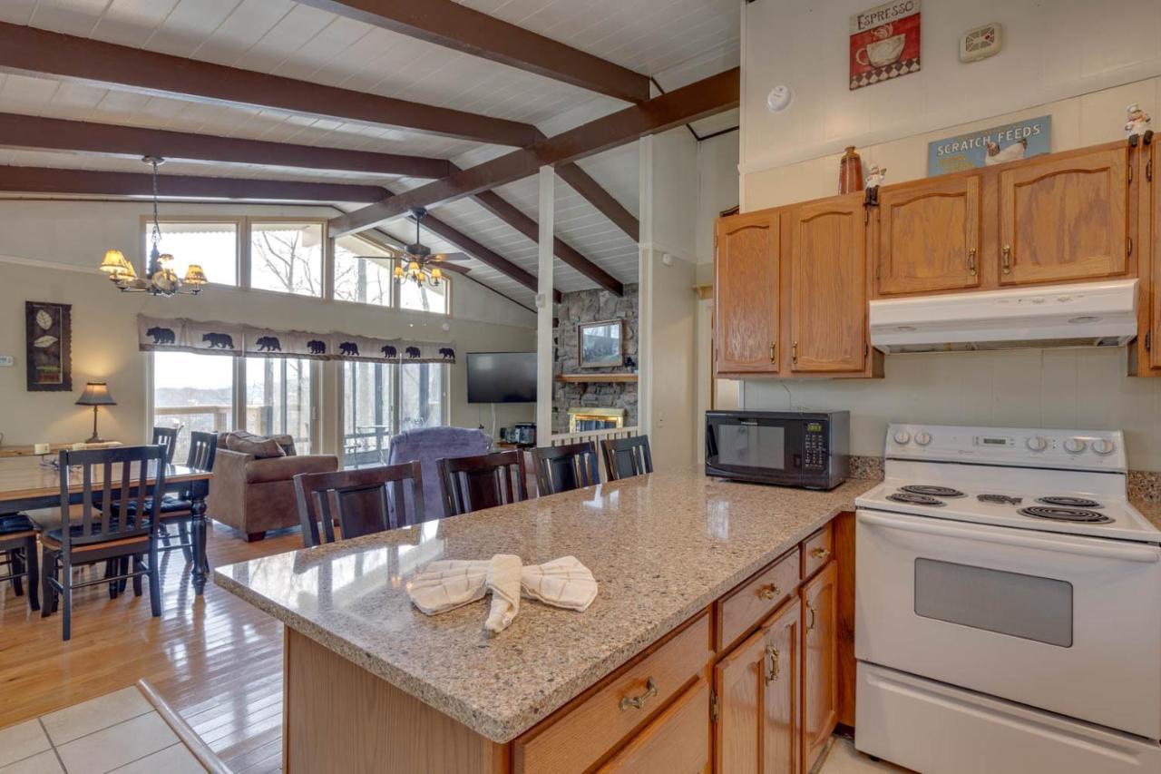 Bear View Chalet, 3 Bedroom, Pool, Pets, Arcades, Wifi, Hot Tub, Sleeps 12 Gatlinburg Dış mekan fotoğraf