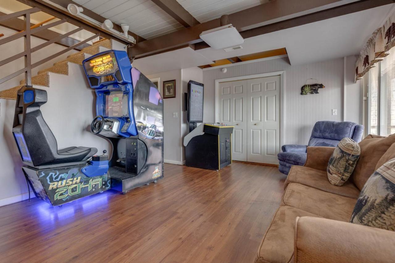 Bear View Chalet, 3 Bedroom, Pool, Pets, Arcades, Wifi, Hot Tub, Sleeps 12 Gatlinburg Dış mekan fotoğraf