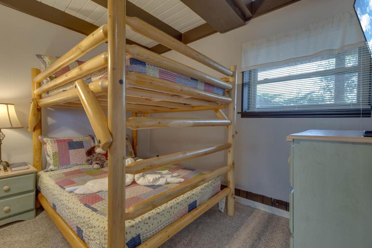 Bear View Chalet, 3 Bedroom, Pool, Pets, Arcades, Wifi, Hot Tub, Sleeps 12 Gatlinburg Dış mekan fotoğraf
