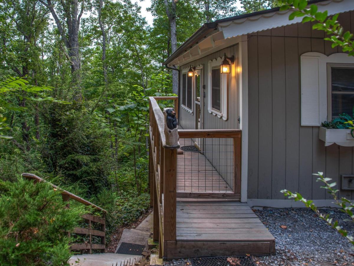 Bear View Chalet, 3 Bedroom, Pool, Pets, Arcades, Wifi, Hot Tub, Sleeps 12 Gatlinburg Dış mekan fotoğraf